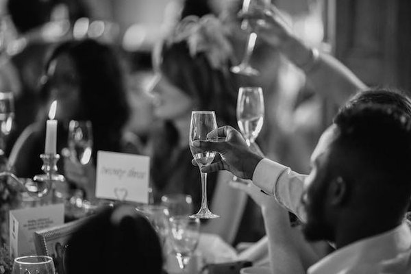Comment rédiger un discours de mariage original et émouvant ?