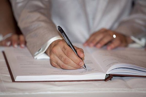 Quelles sont les obligations légales des témoins de mariage en France ?